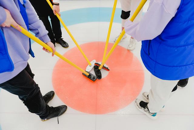 Top 5 Curling Clubs in the UK cover image
