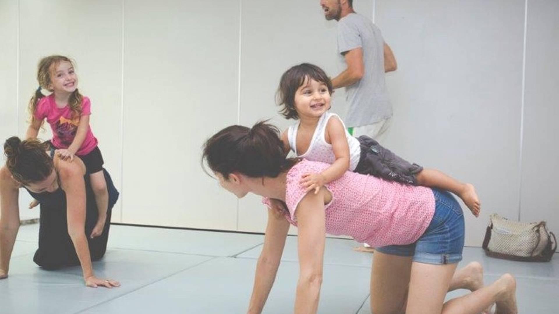 Contakids : creative movement and dance for children and grown ups together! photo