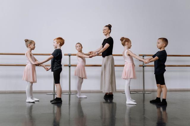 5 Things Children Should Wear when Doing Dance cover image