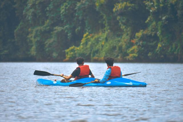 What Skills does Flatwater Canoeing Teach Kids? cover image
