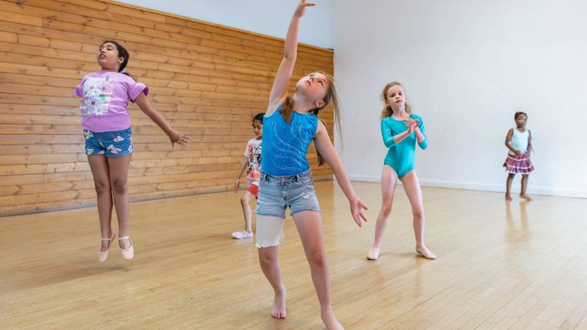 Ballet 6-9 | Yorkshire Dance photo