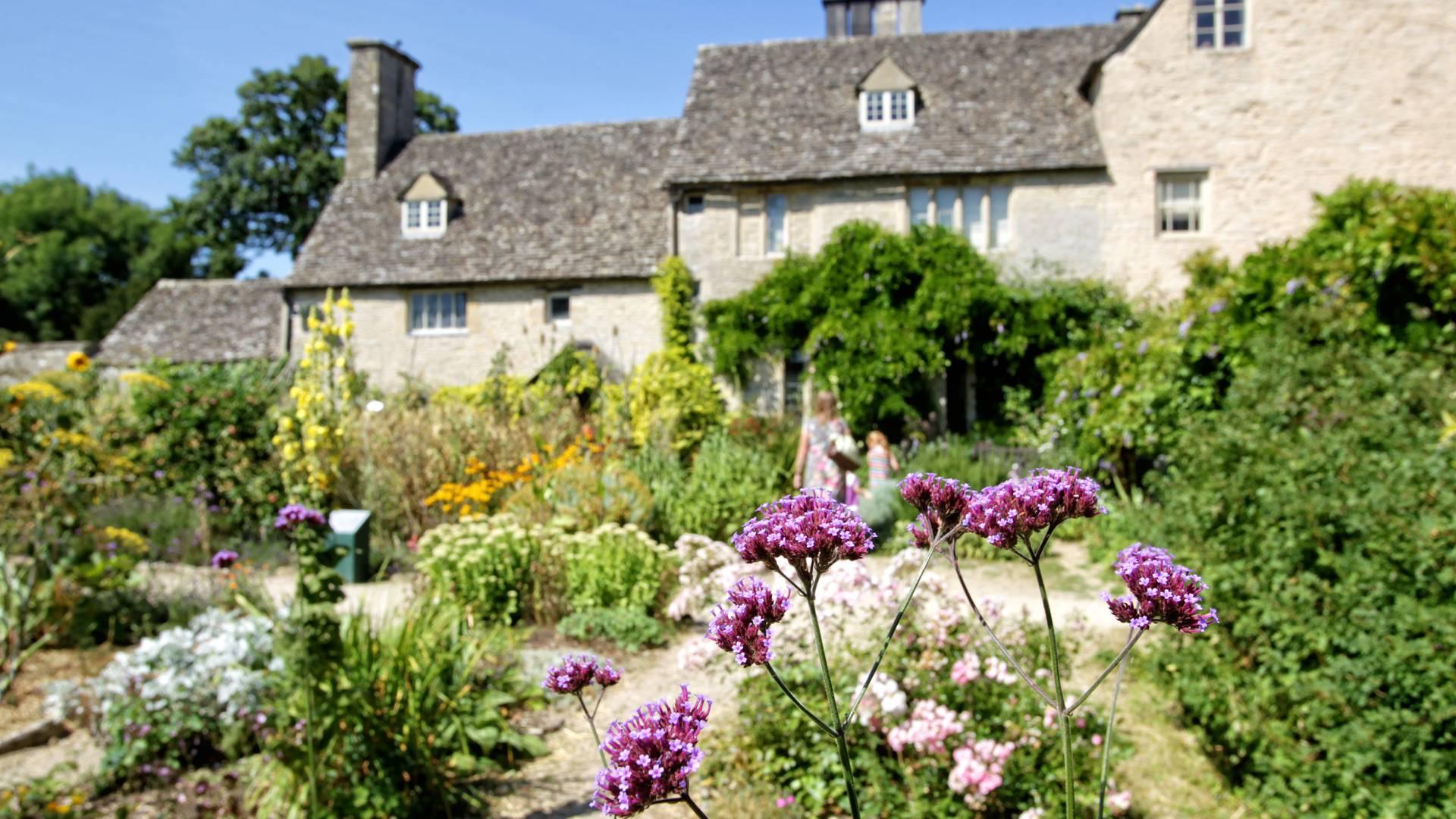 Cogges Manor Farm photo