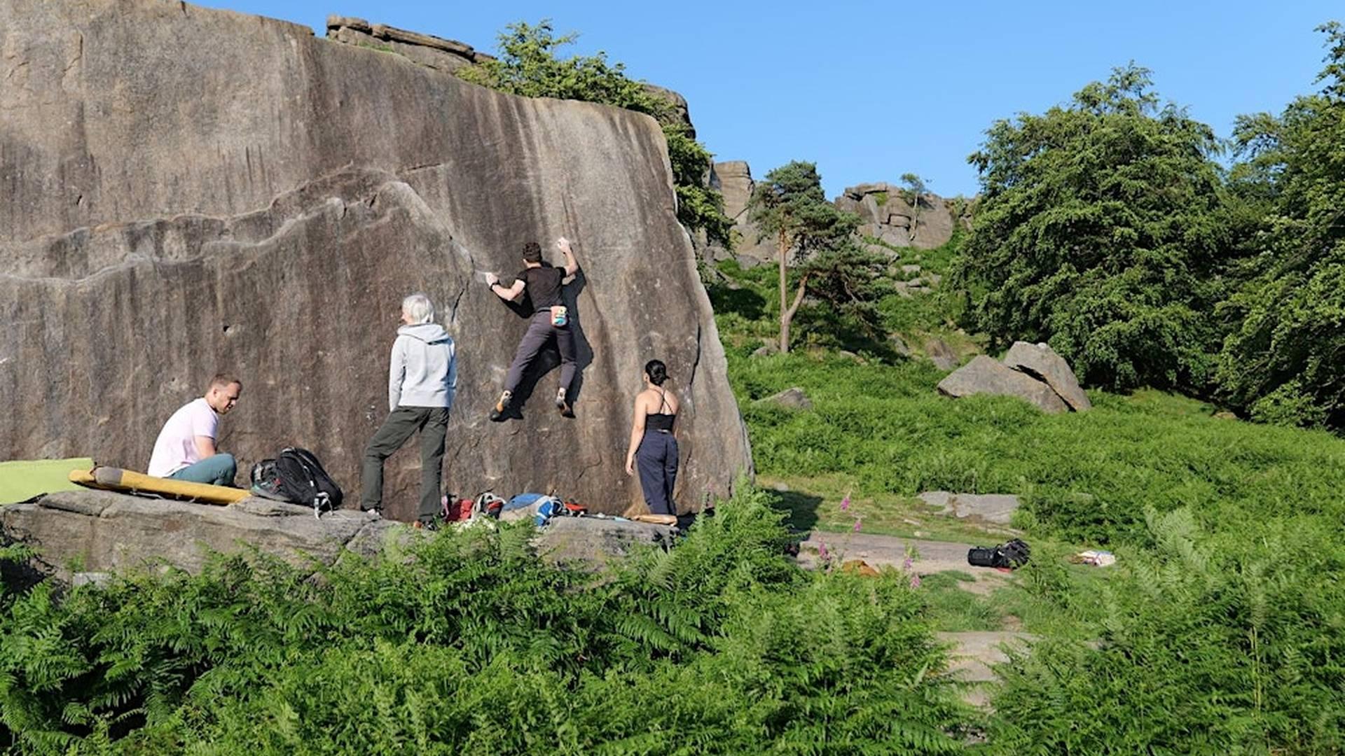 Outdoor Bouldering Meet-up - ROACHES photo