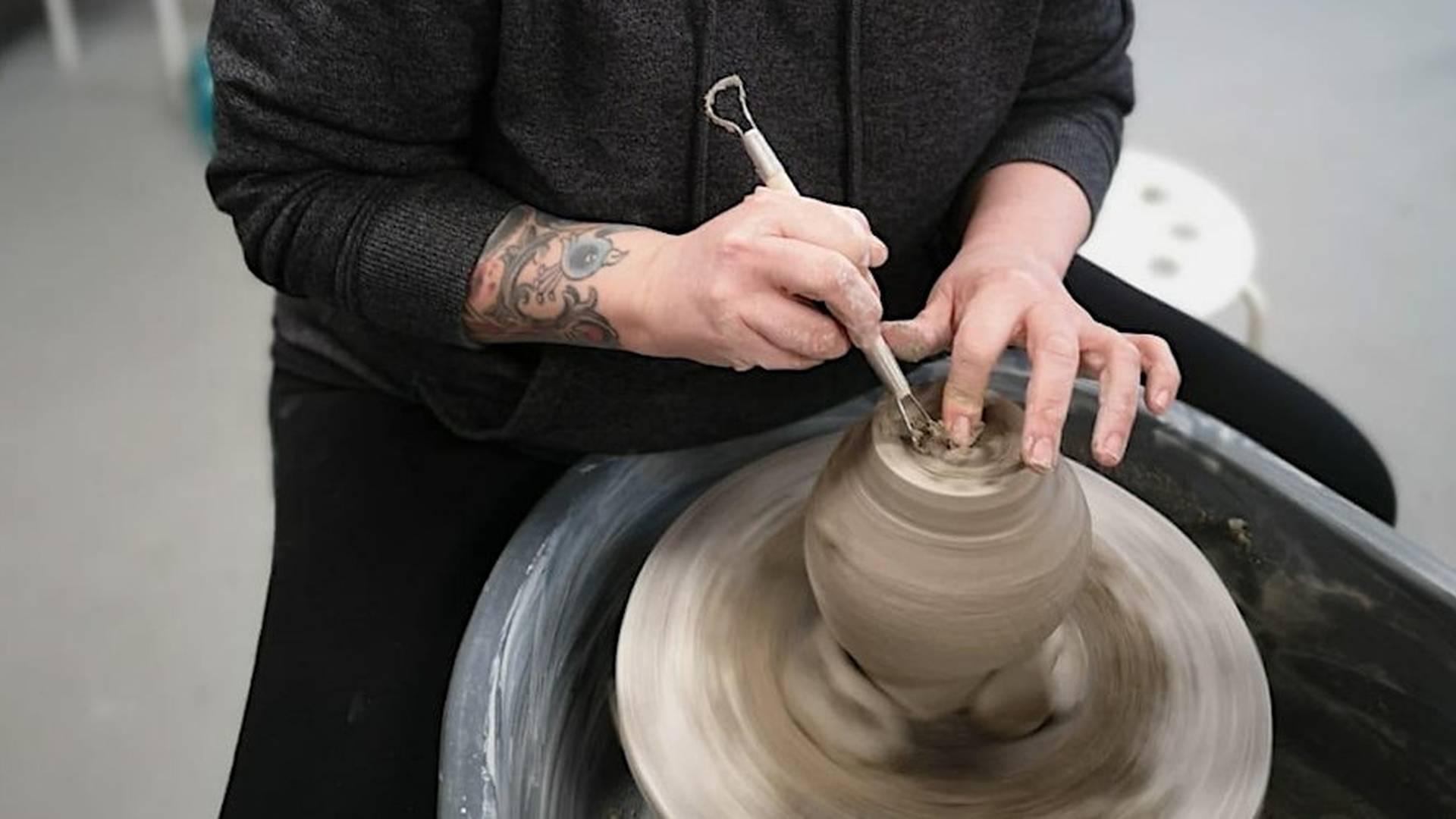 6 week Saturday afternoon beginners pottery course photo