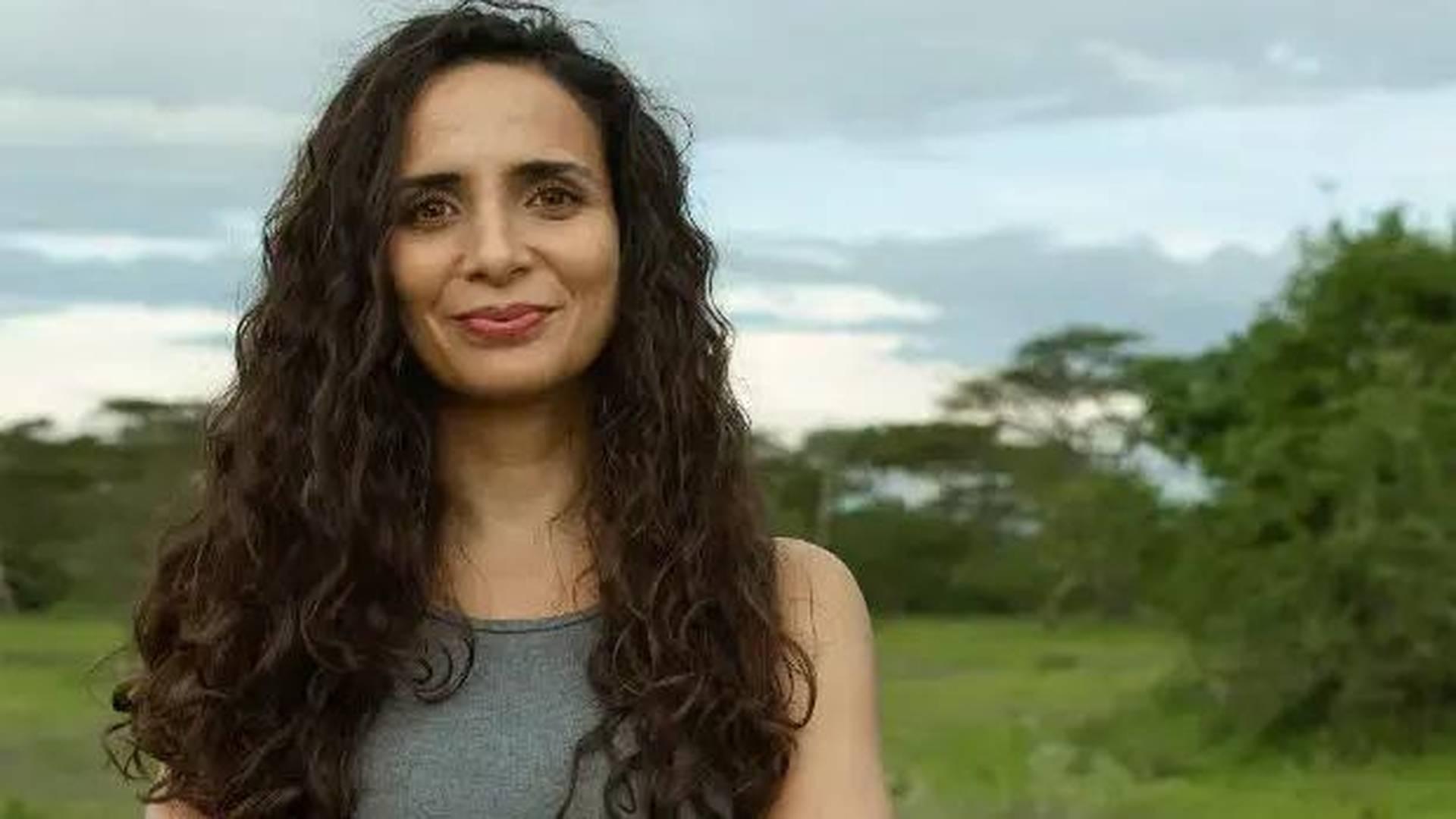 Ella Al-Shamahi photo