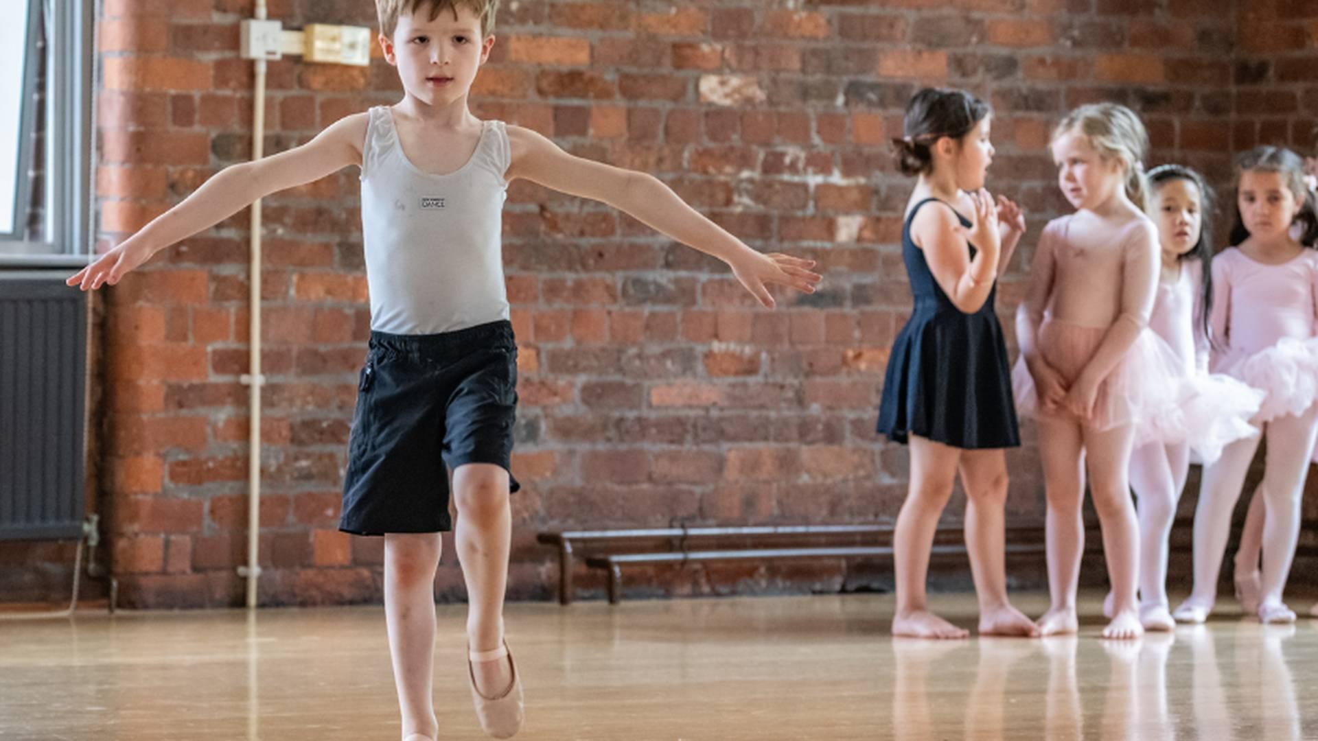 Ballet 4-6 | Yorkshire Dance photo