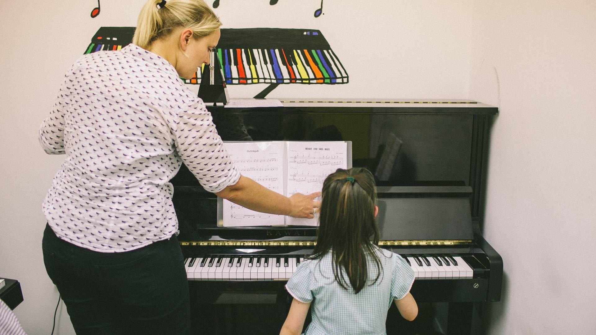 Piano - Monday 5pm photo