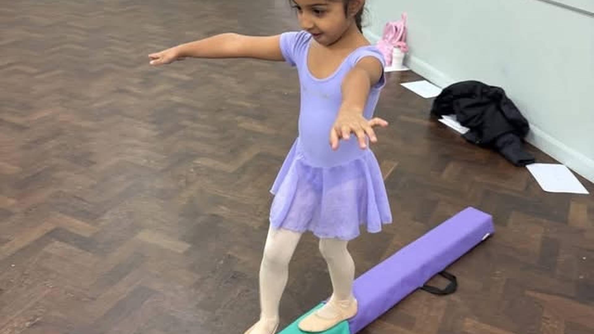 Kids ballet dance classes photo