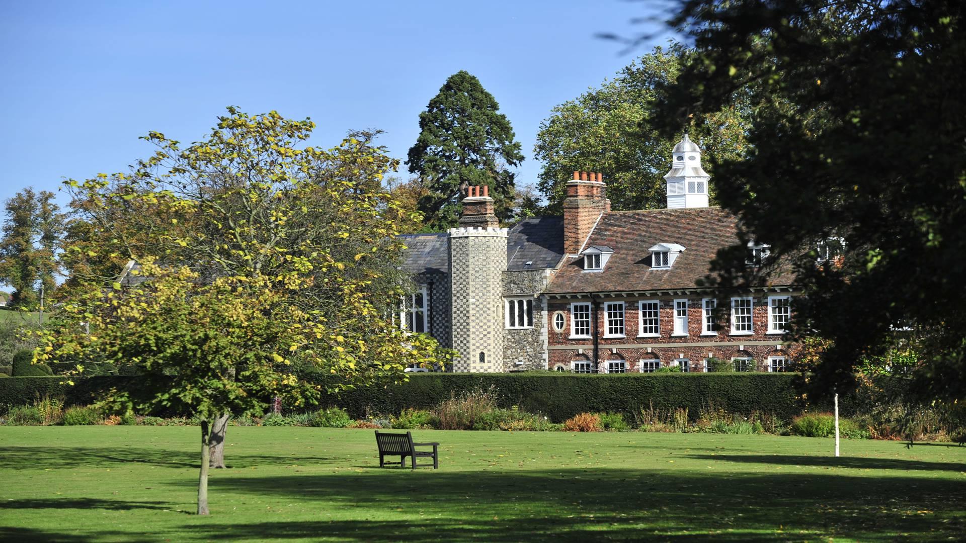 Hall Place and Gardens photo