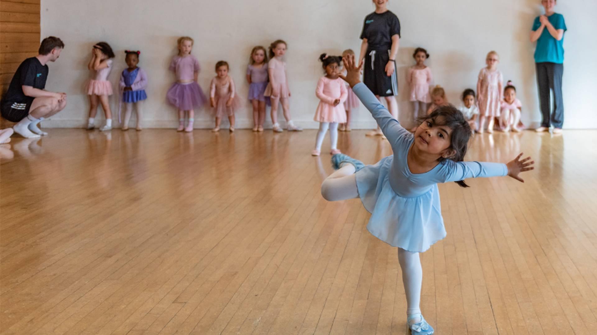 Ballet 2-4 | Yorkshire Dance photo