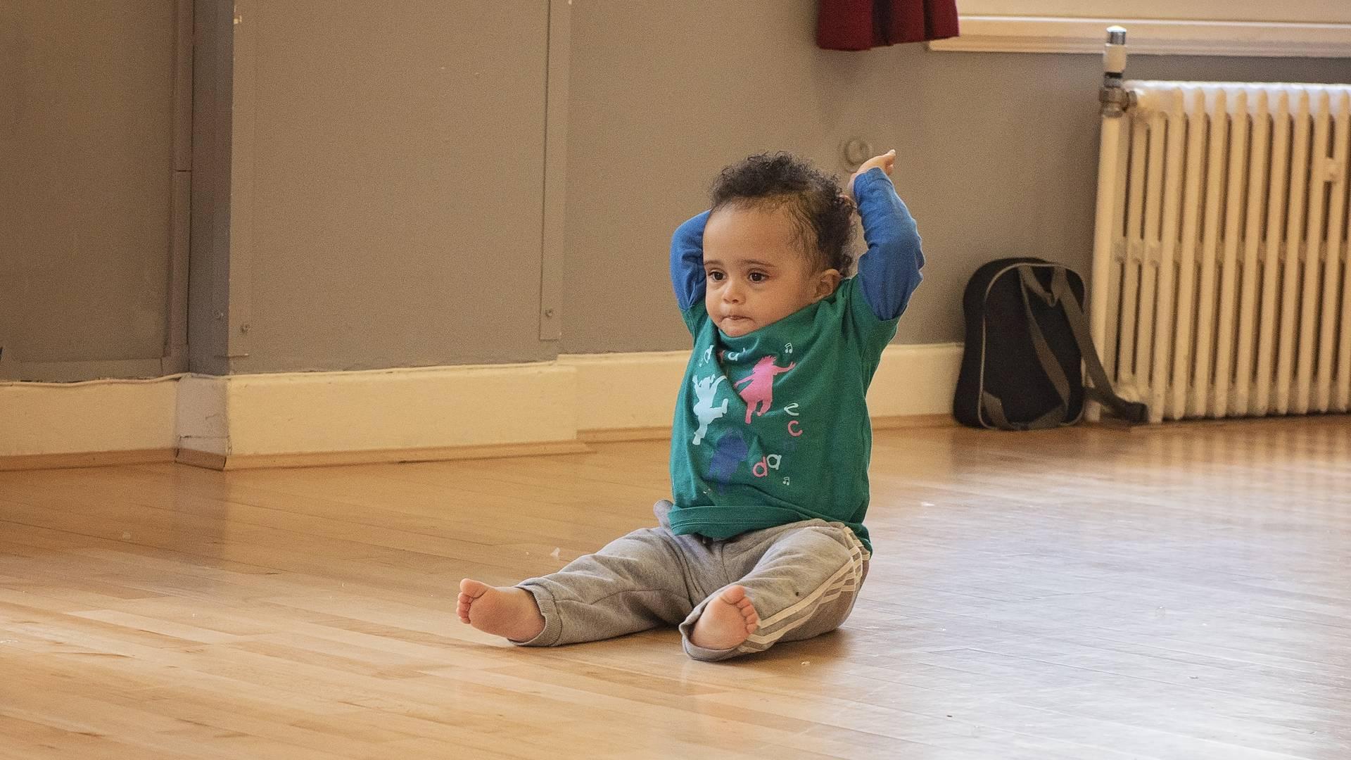 diddi dance SE Hants and Chi - diddi debutantes (babies) photo