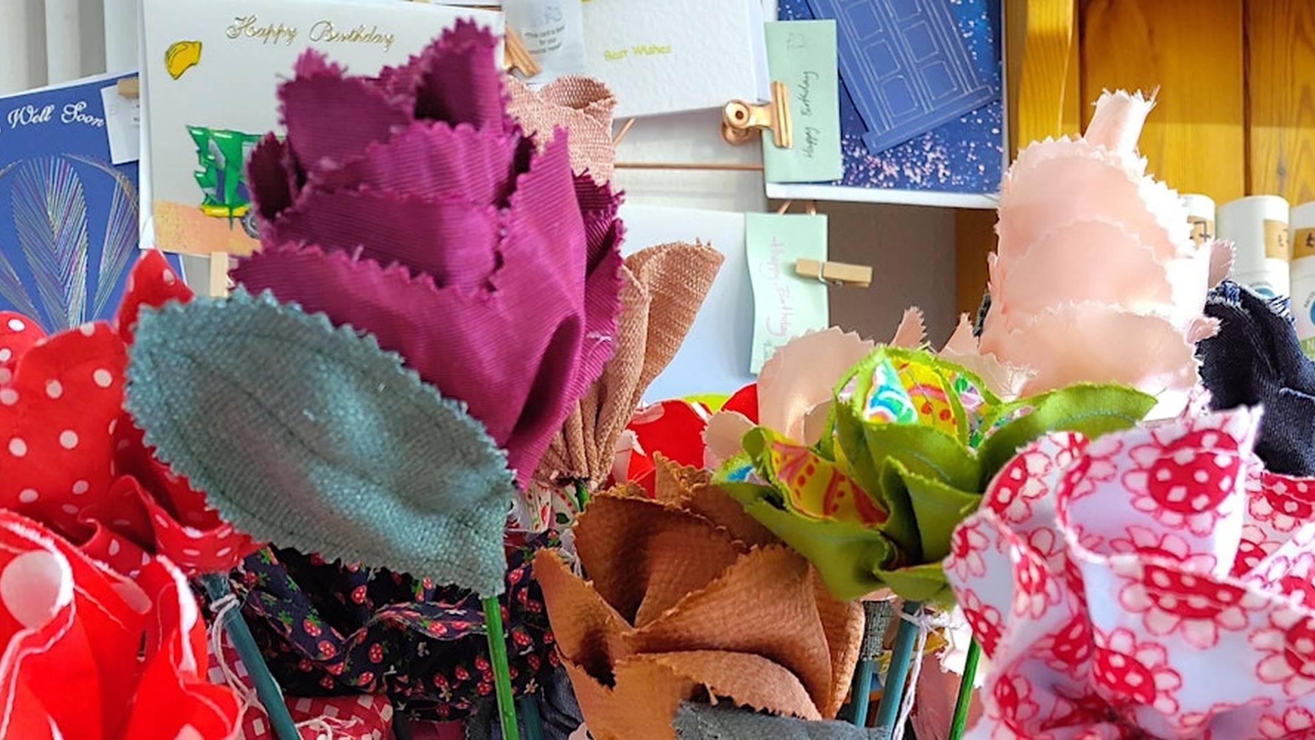 Learn to make fabric flowers photo