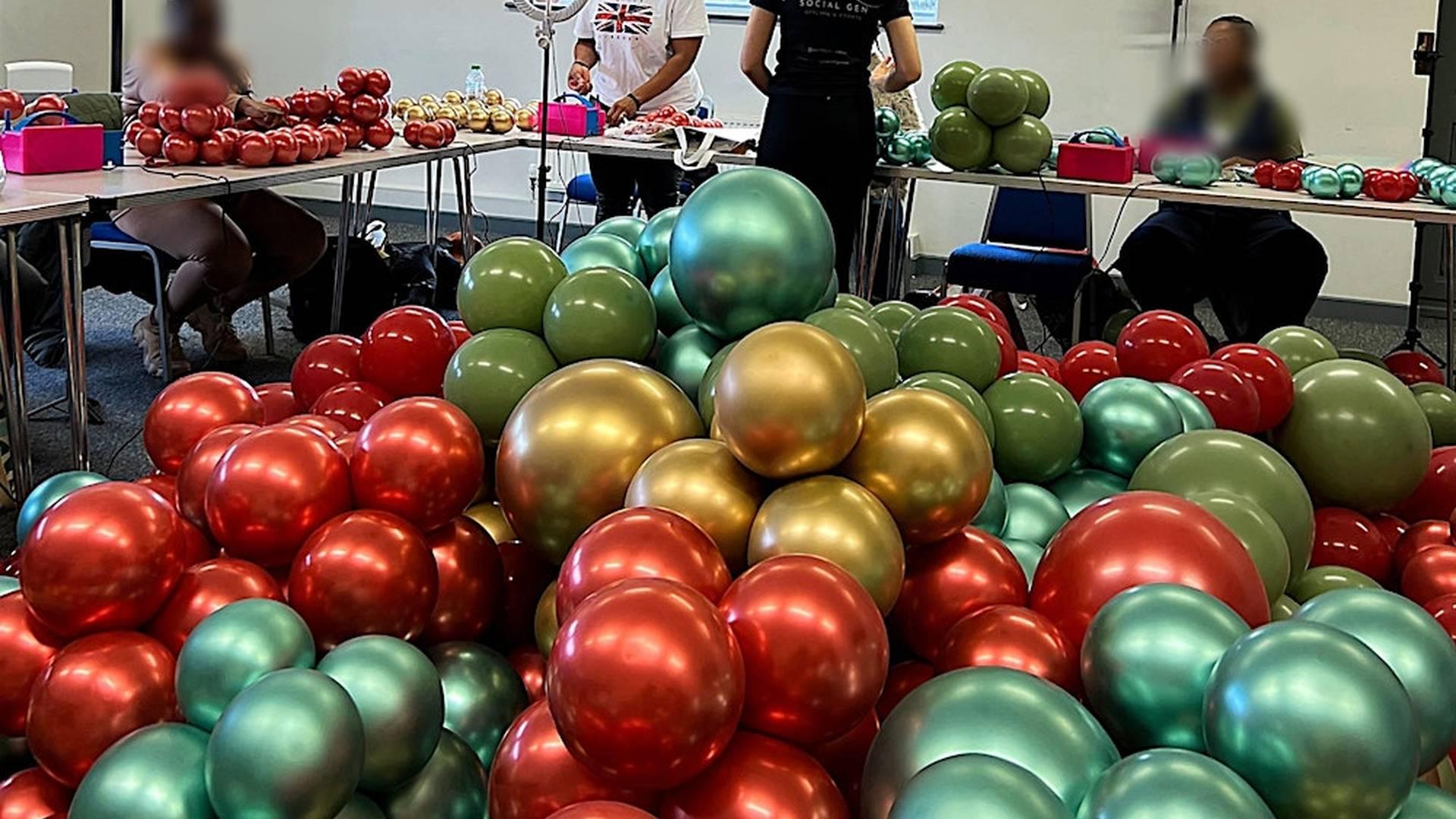 Beginners Balloon Garland Workshop photo