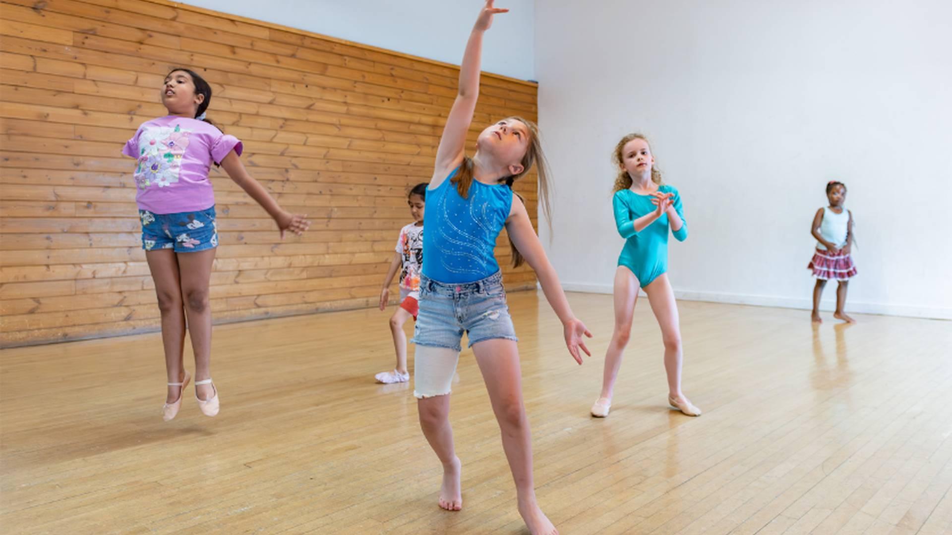 Ballet 6-9 | Yorkshire Dance photo