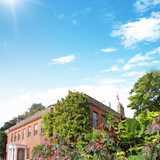 Capel Manor Gardens logo