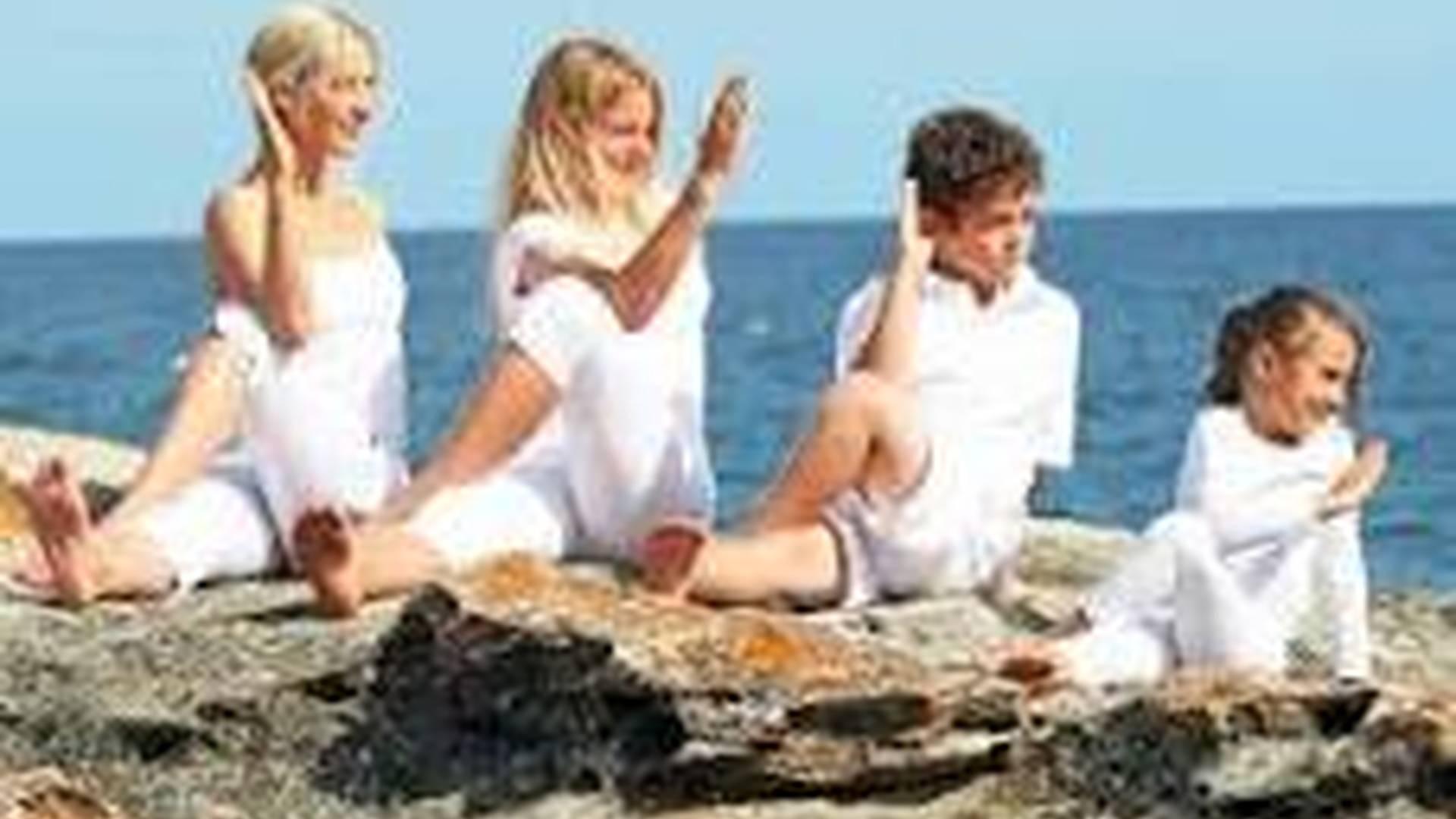 Top 10 Things You Must Know About Teaching Yoga to Children and Teens photo