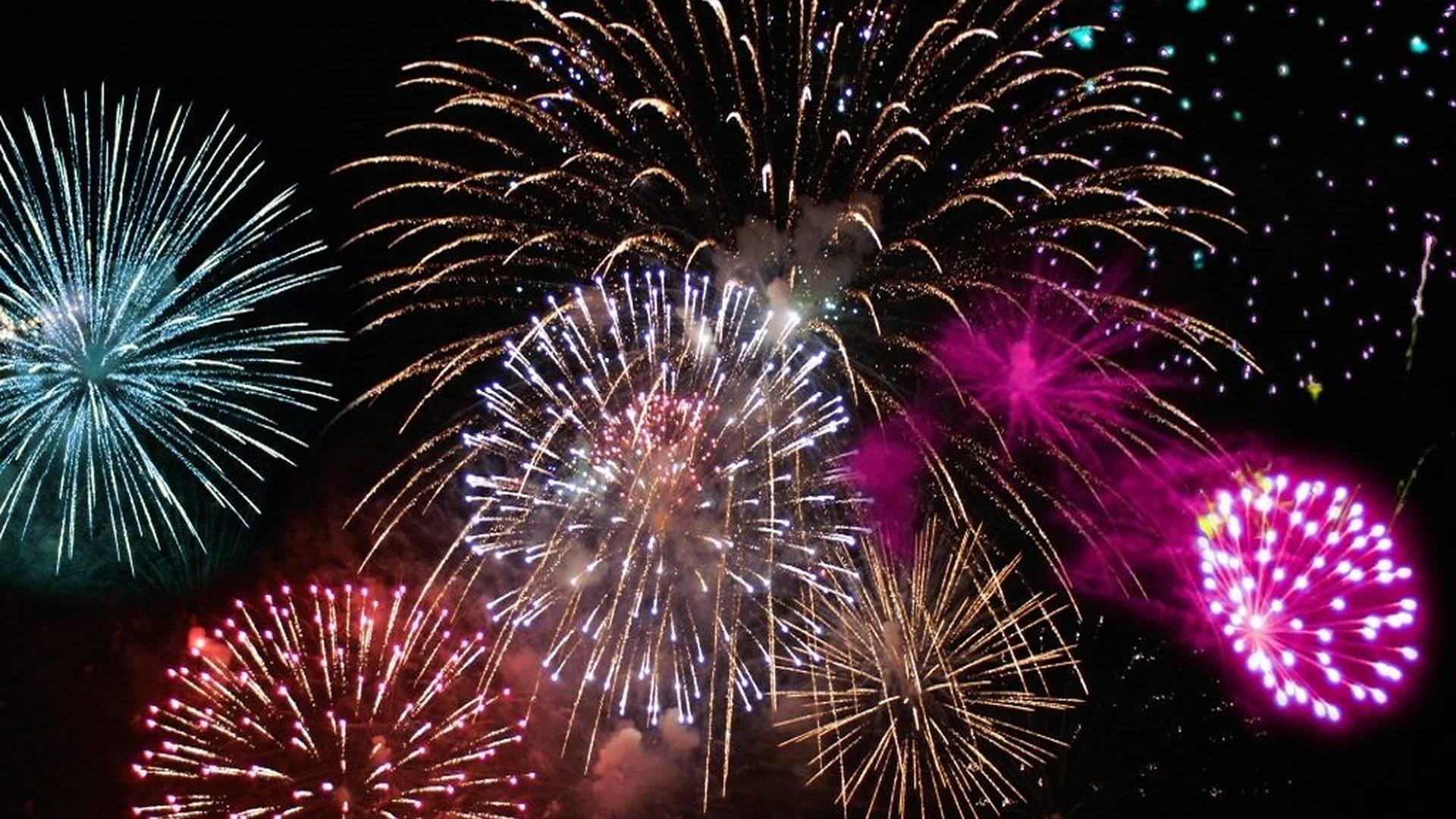 Harrow Fireworks Display | Byron Park Harrow | Things to do in London photo