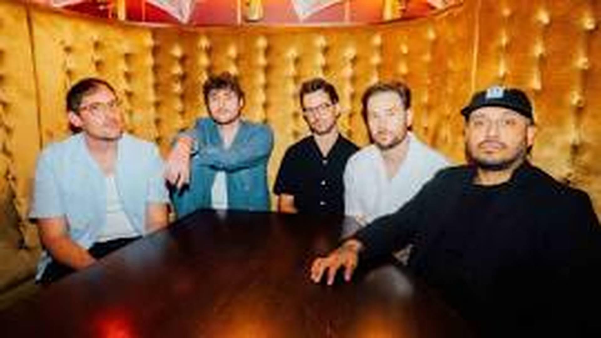 Kids In Glass Houses photo