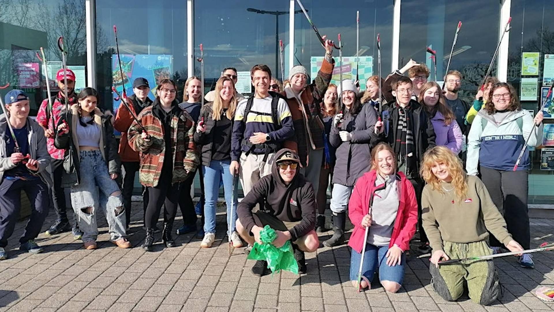 Singleton Beach Clean/ Glanhau Traeth Singleton photo