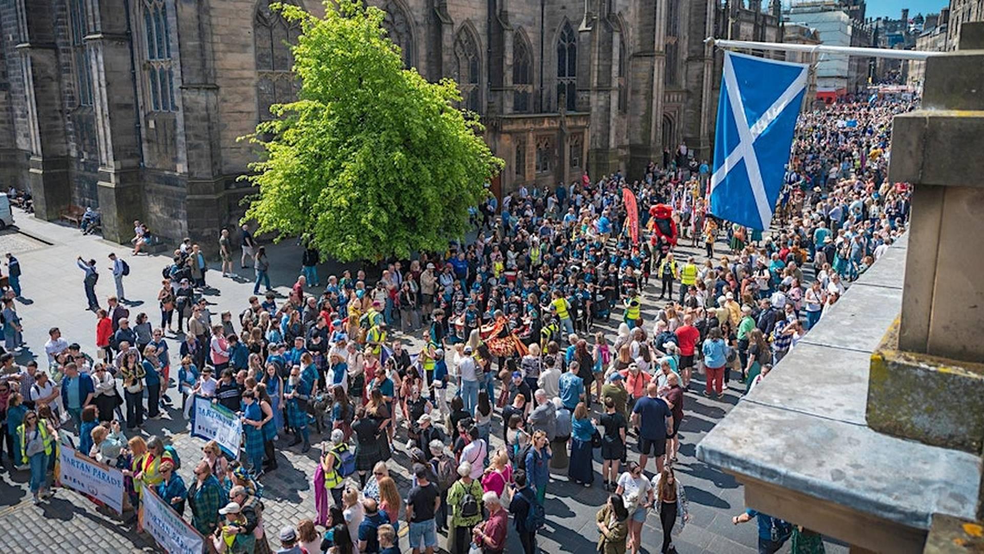 Edinburgh Tartan Parade photo