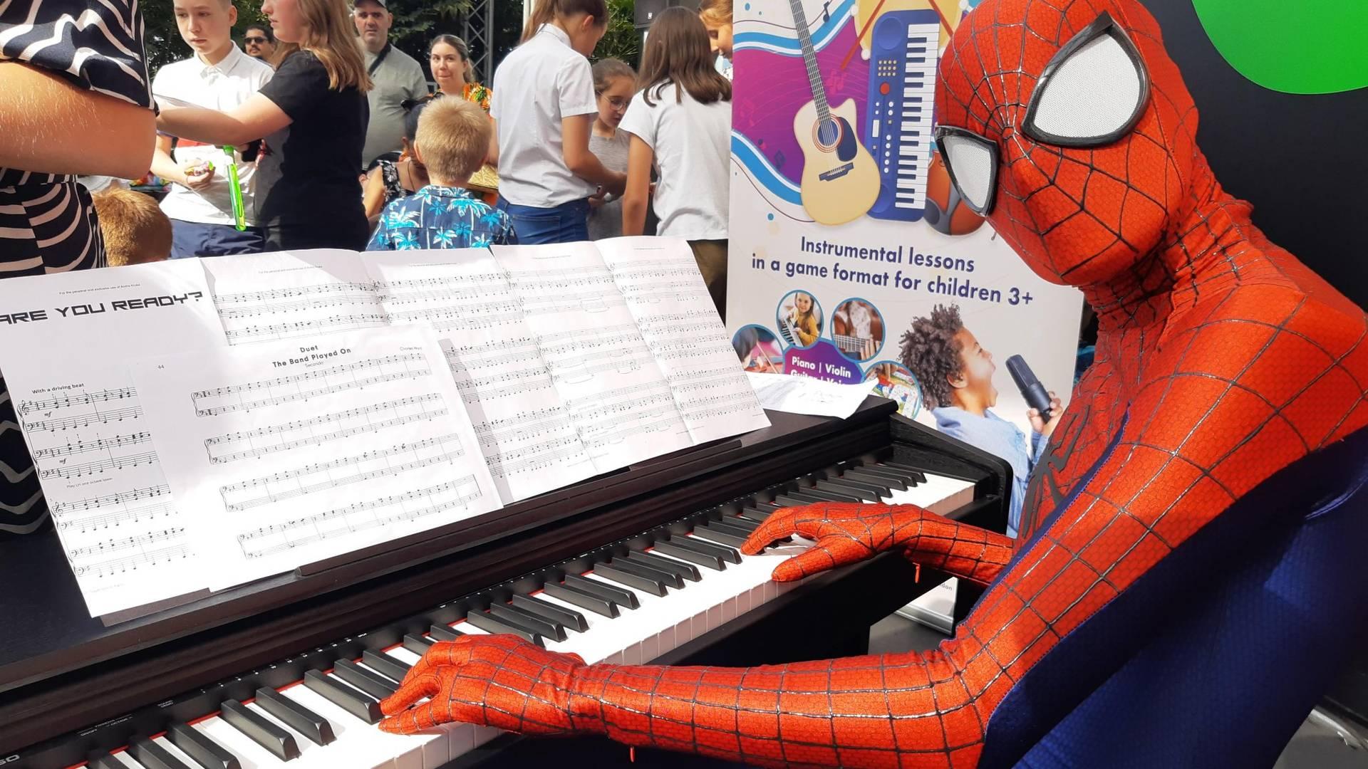 Piano lessons photo