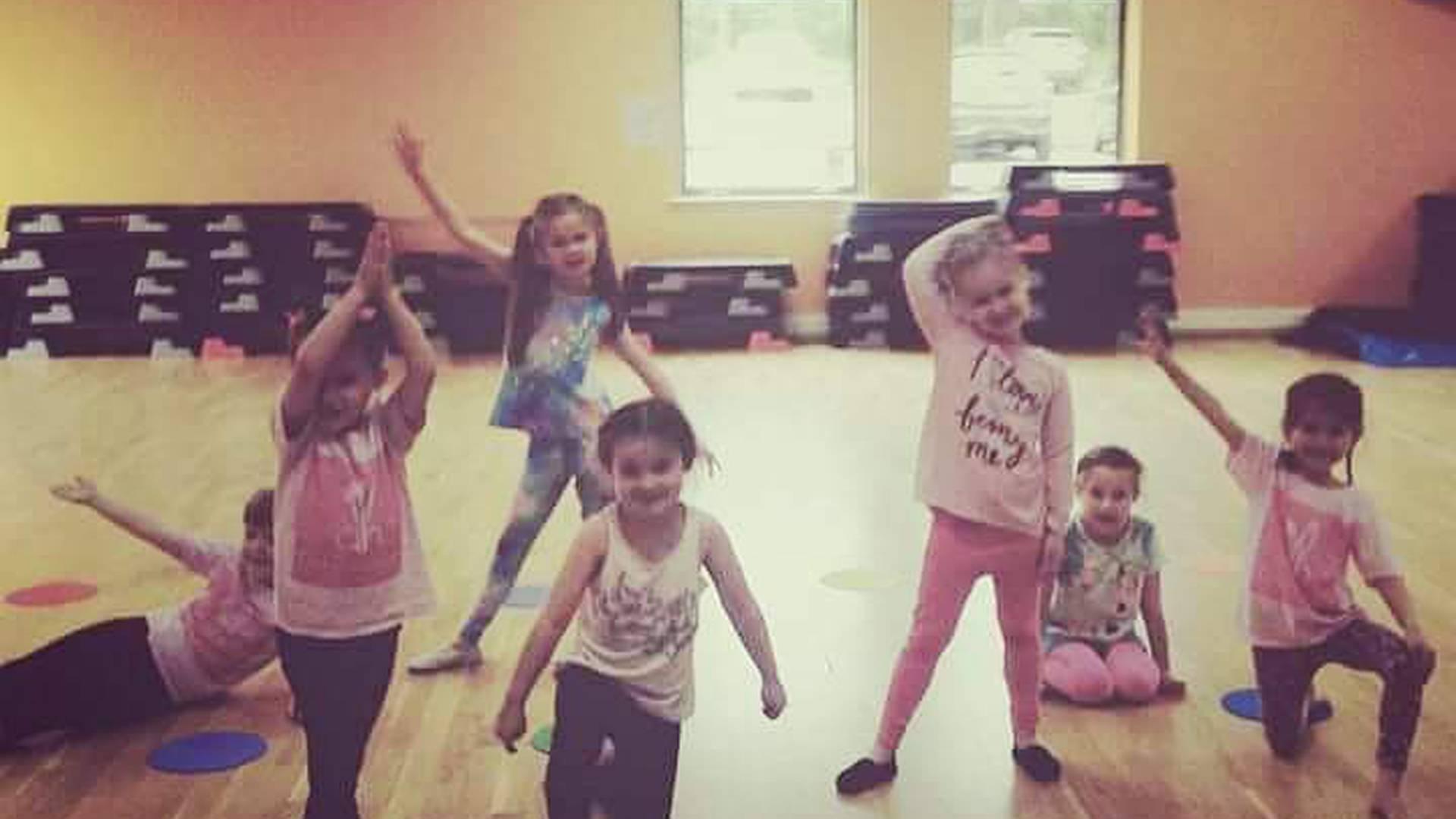 Diddy Hoppers Dance photo