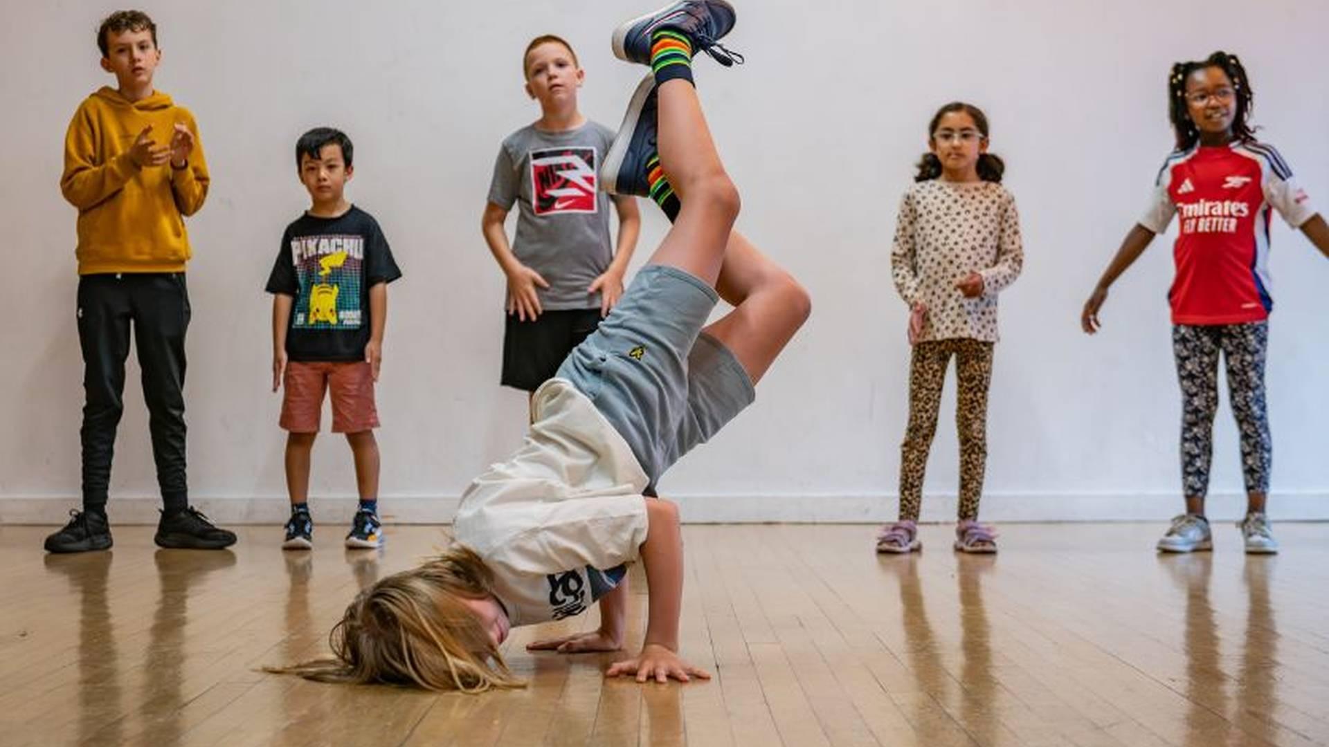 Street Styles 8-11 | Yorkshire Dance photo