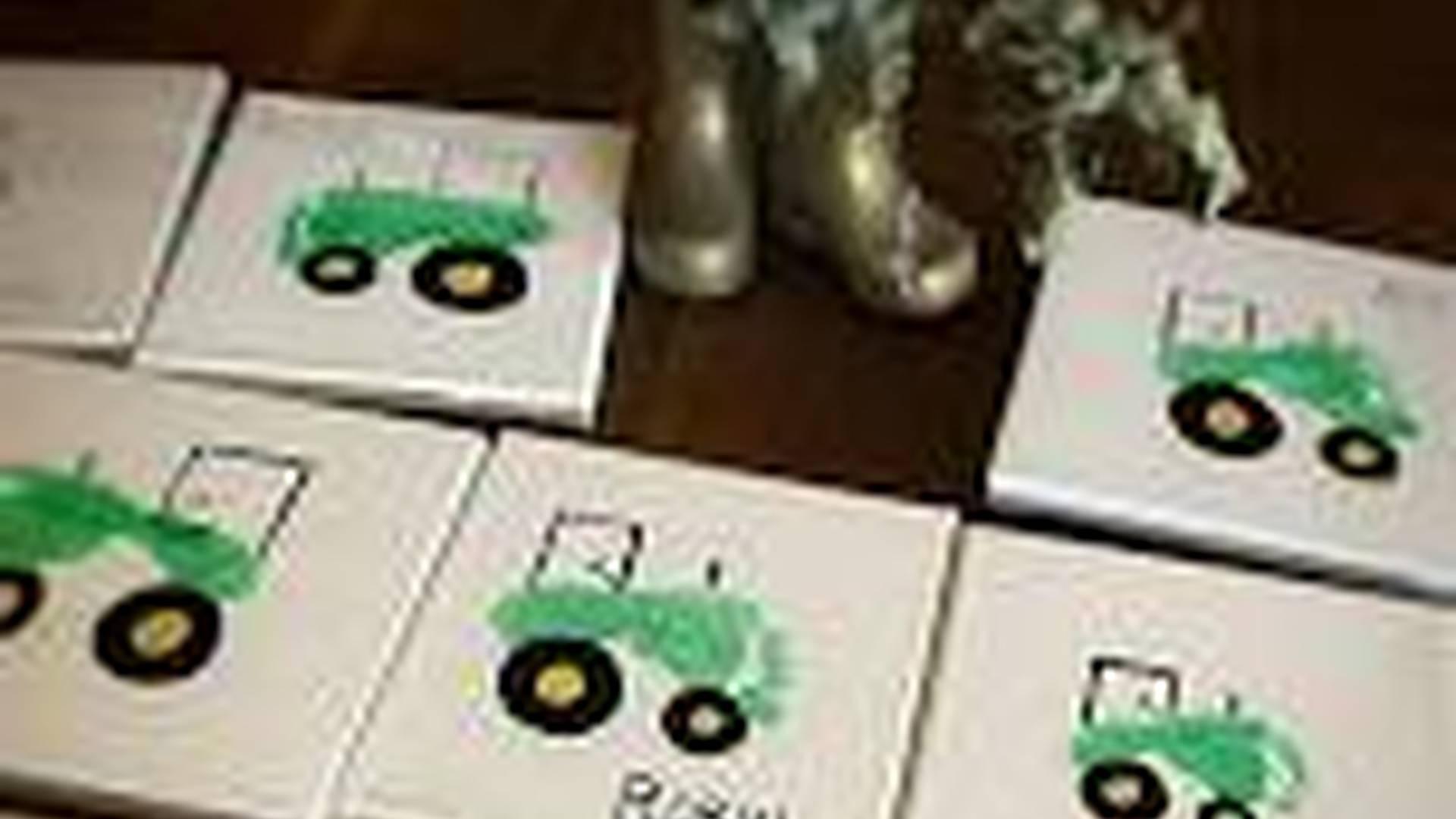 TOTS ON THE FARM Children's Christmas Gift Making photo
