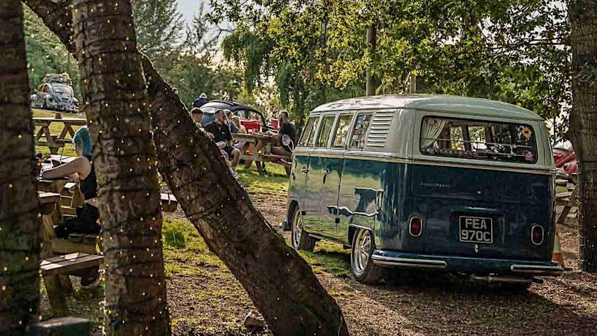 Transporter Yard Meet: The Hut photo