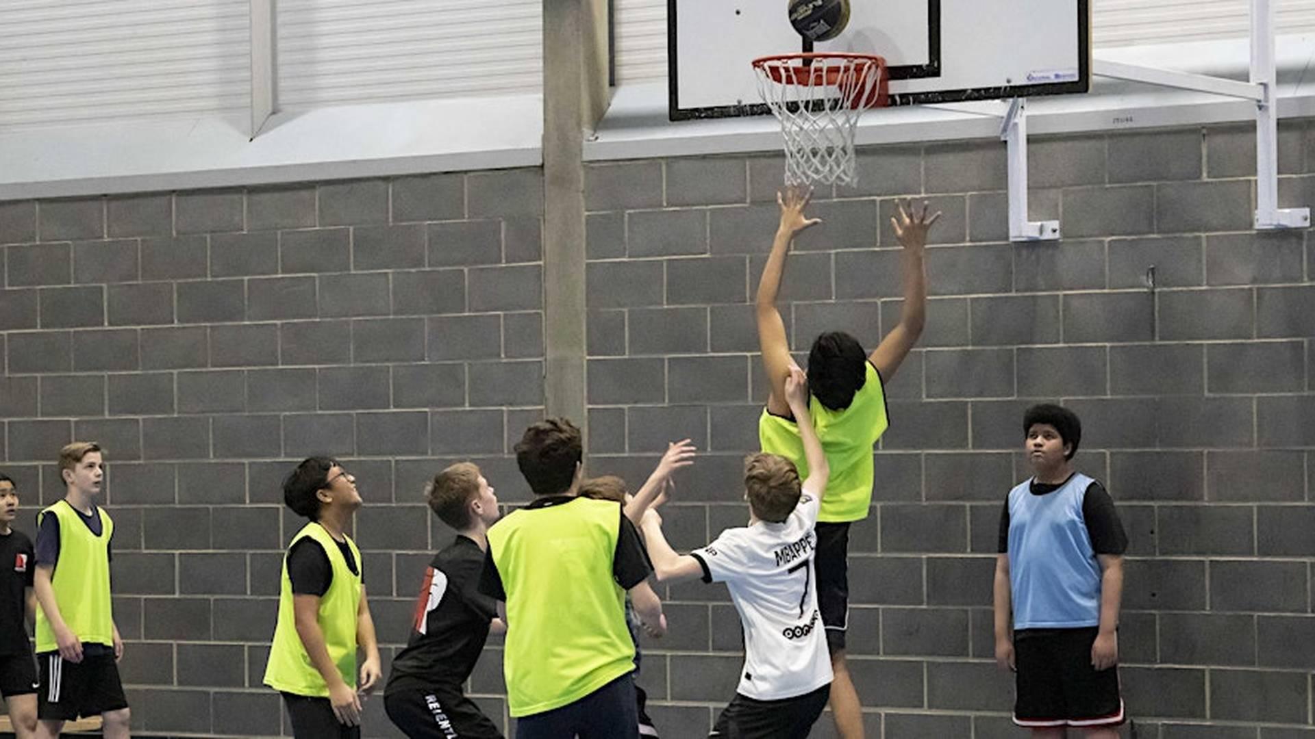 FREE BASKETBALL SESSION: SUNDAY: ADVANCED(16-18yrs) : 12.45am-1.45pm photo