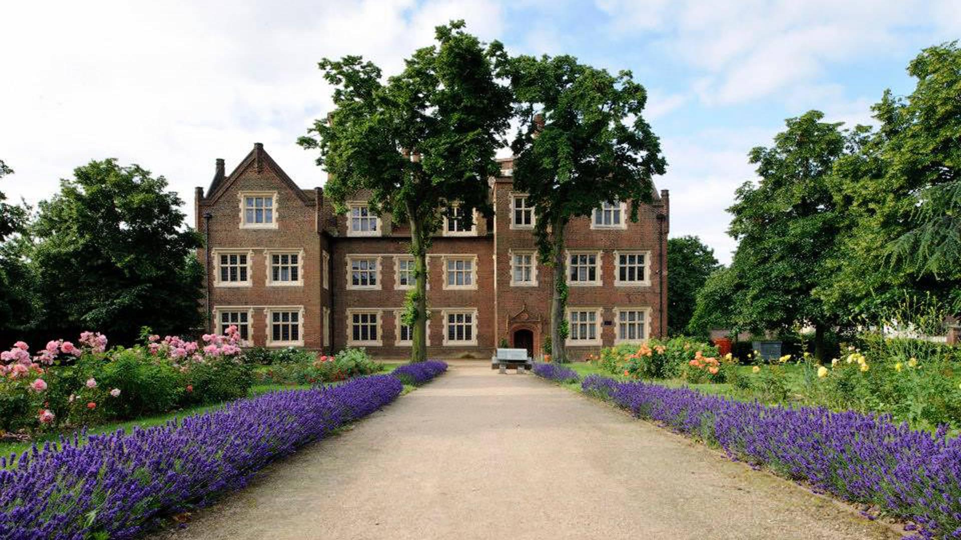 Eastbury Manor House photo