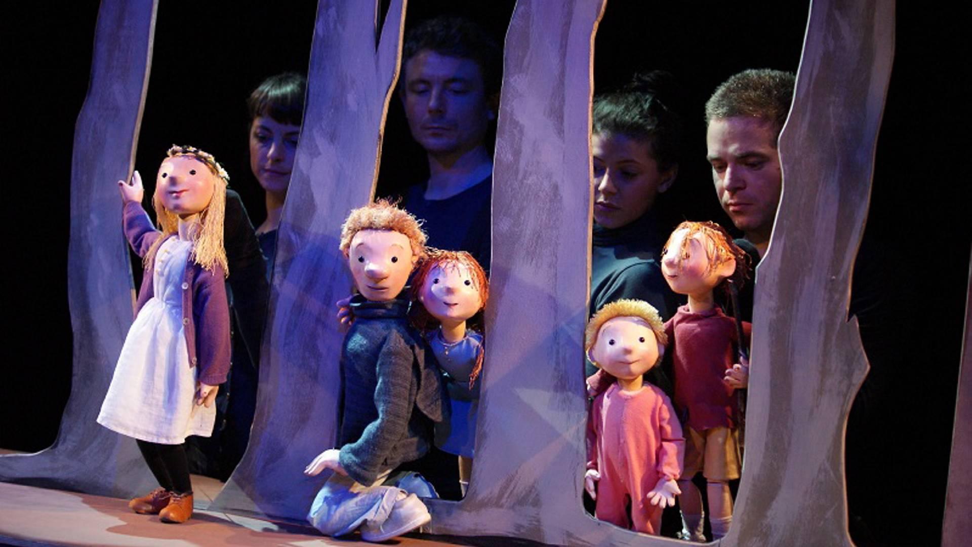 We’re Going On a Bear Hunt, Little Angel Theatre review: The Little Angel’s long-running production photo