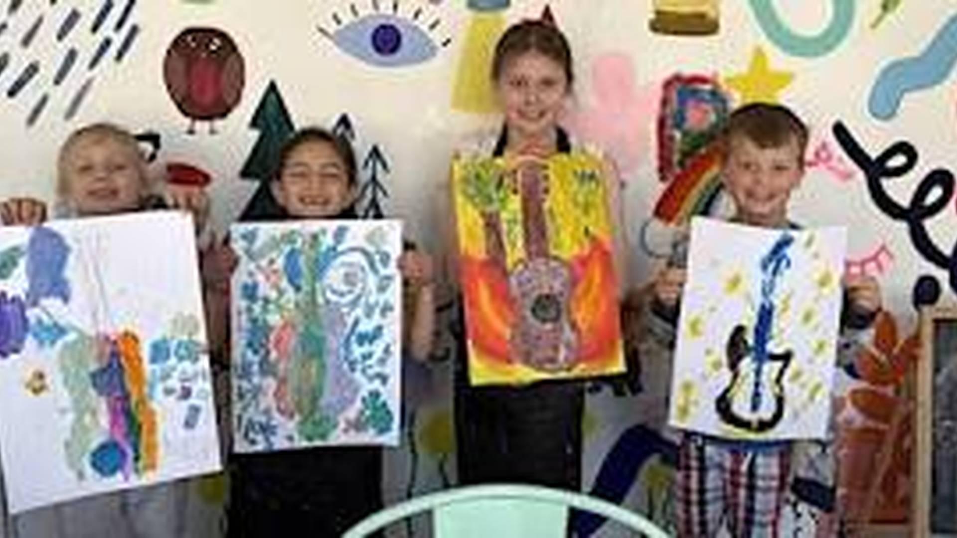 NEW! SUNDAY Morning Art Club (5-10 years) photo