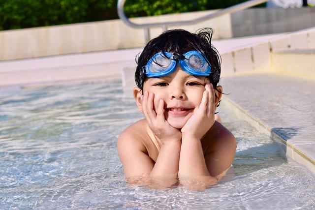 What are the Benefits of Swimming for Toddlers? cover image