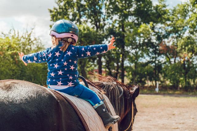 What Age Can Kids Start Horseriding? cover image