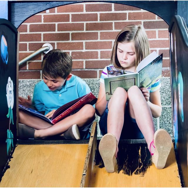 What Age Do Kids Read on their Own? cover image