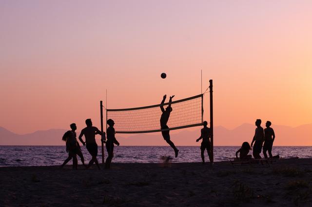 5 Qualities Beach Volleyball Teaches Children? cover image