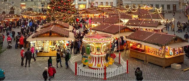 5 Reasons Christmas Markets are Great for Families cover image