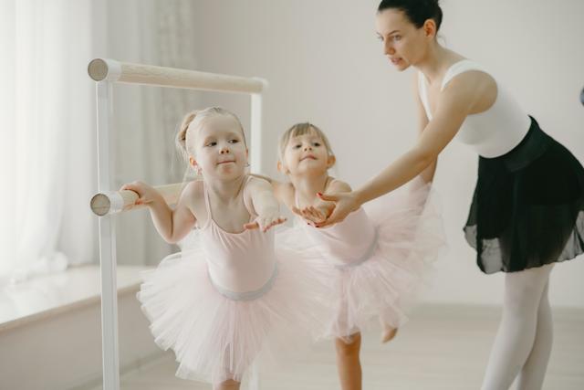 Top 5 Ballet Classes in London cover image