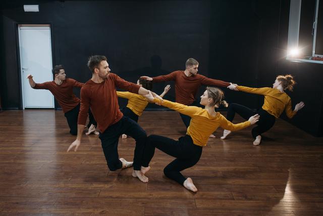 What is Modern Dance? cover image