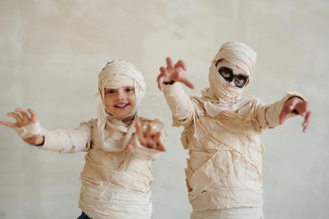 5 Halloween Party Games that Kids will Love cover image