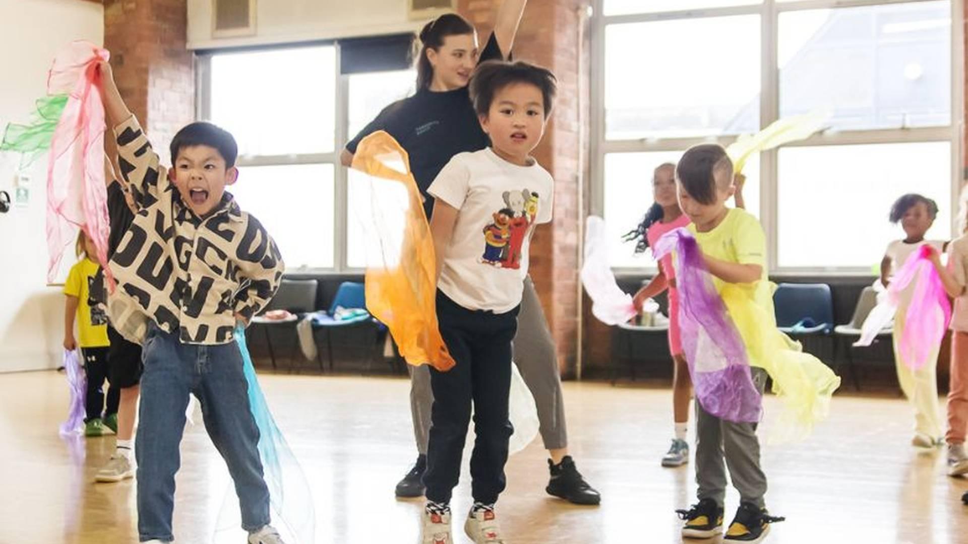 Street Styles 5-7 | Yorkshire Dance photo